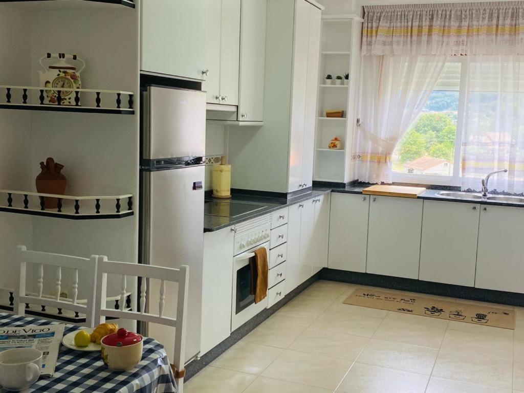 Appartamento Tu hogar en el corazón de O Salnés Meaño Esterno foto